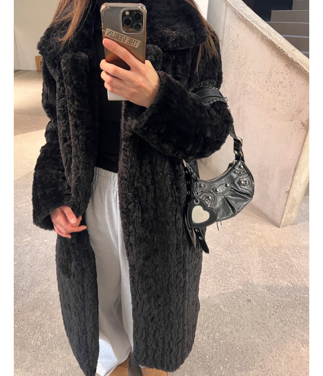 페이크 레빗 퍼 롱코트 블랙 상품이미지1