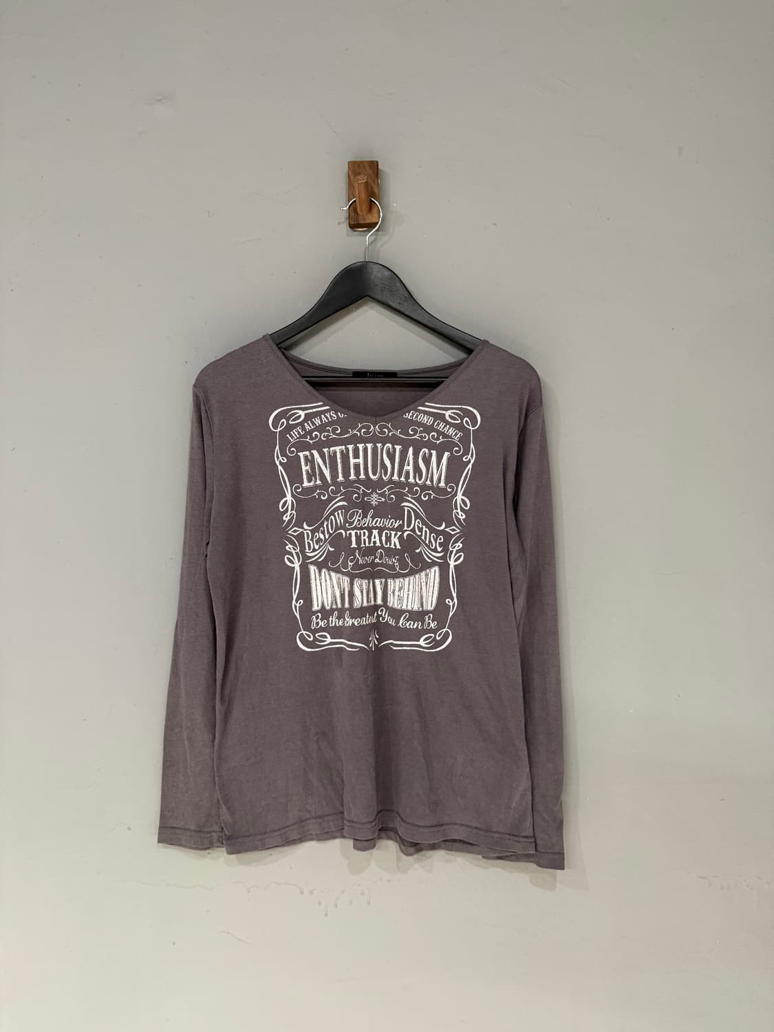lettering detail v-neck long sleeve 상품이미지5