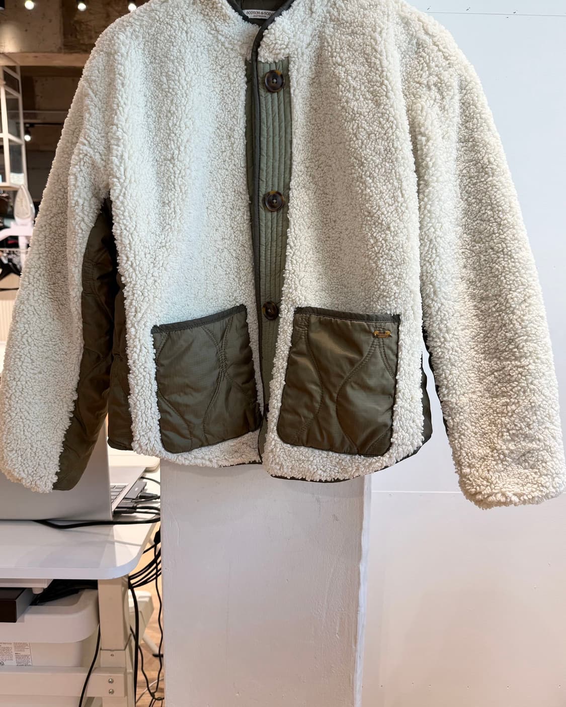 스카치앤소다 아이보리 카키 리버시블 테디 자켓  상품이미지4