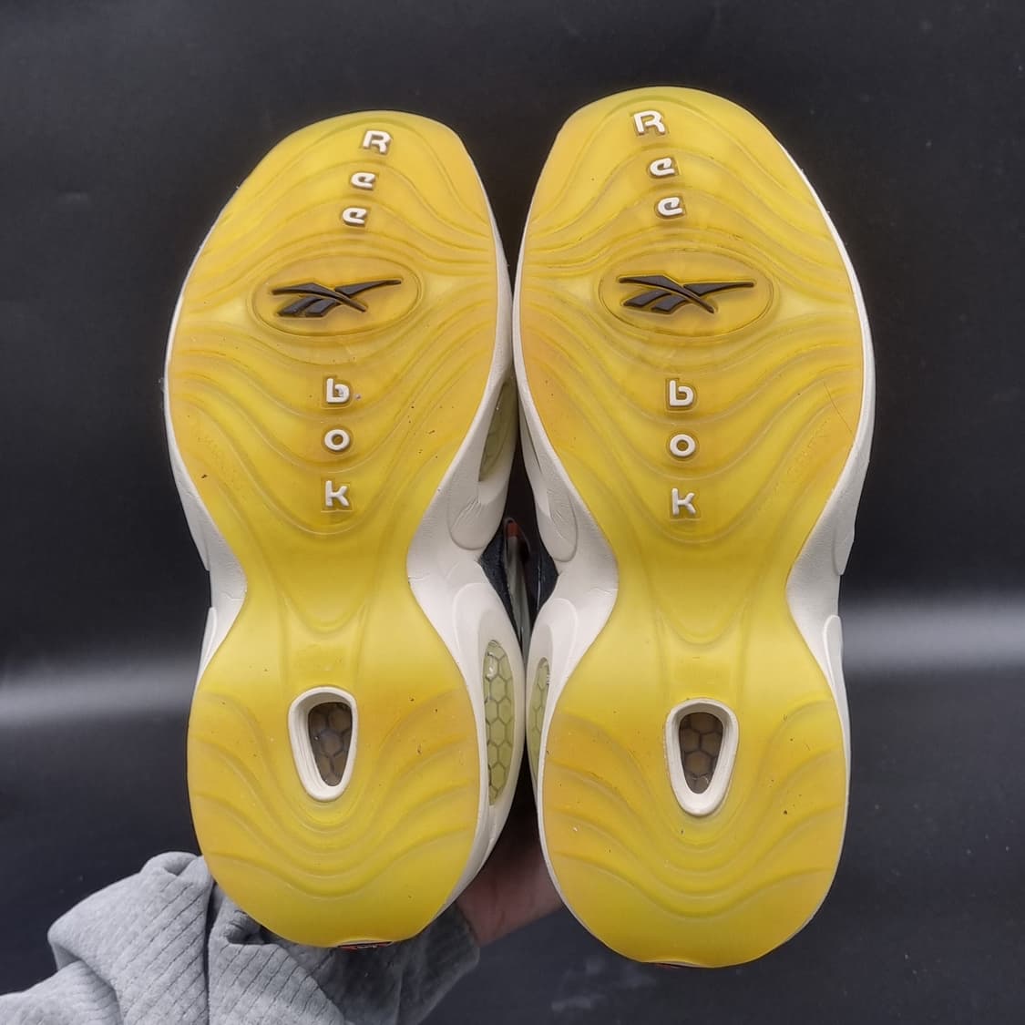 리복 퀘스천펌프 농구화 235 상품이미지3