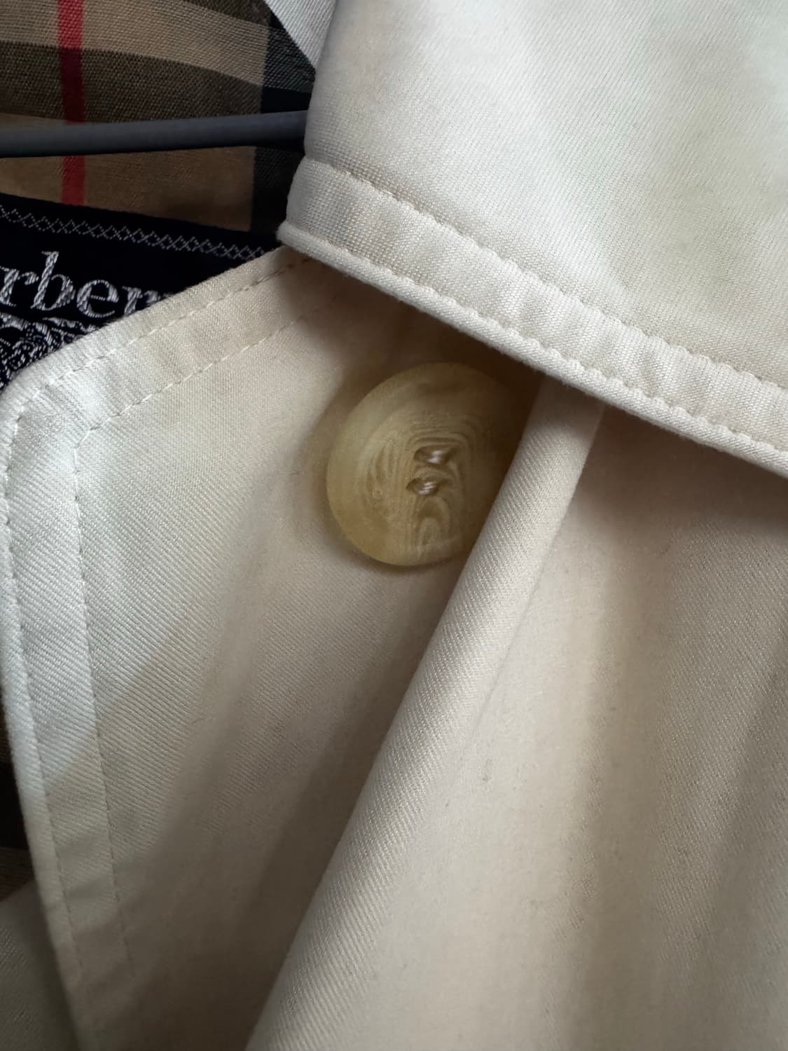 버버리 아이보리 맥시 롱 트렌치코트 상품이미지3