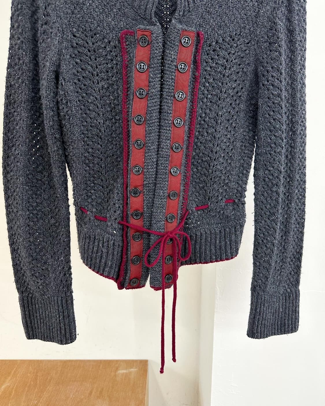 끌로에 차콜 스트링 레인울 가디건  상품이미지5