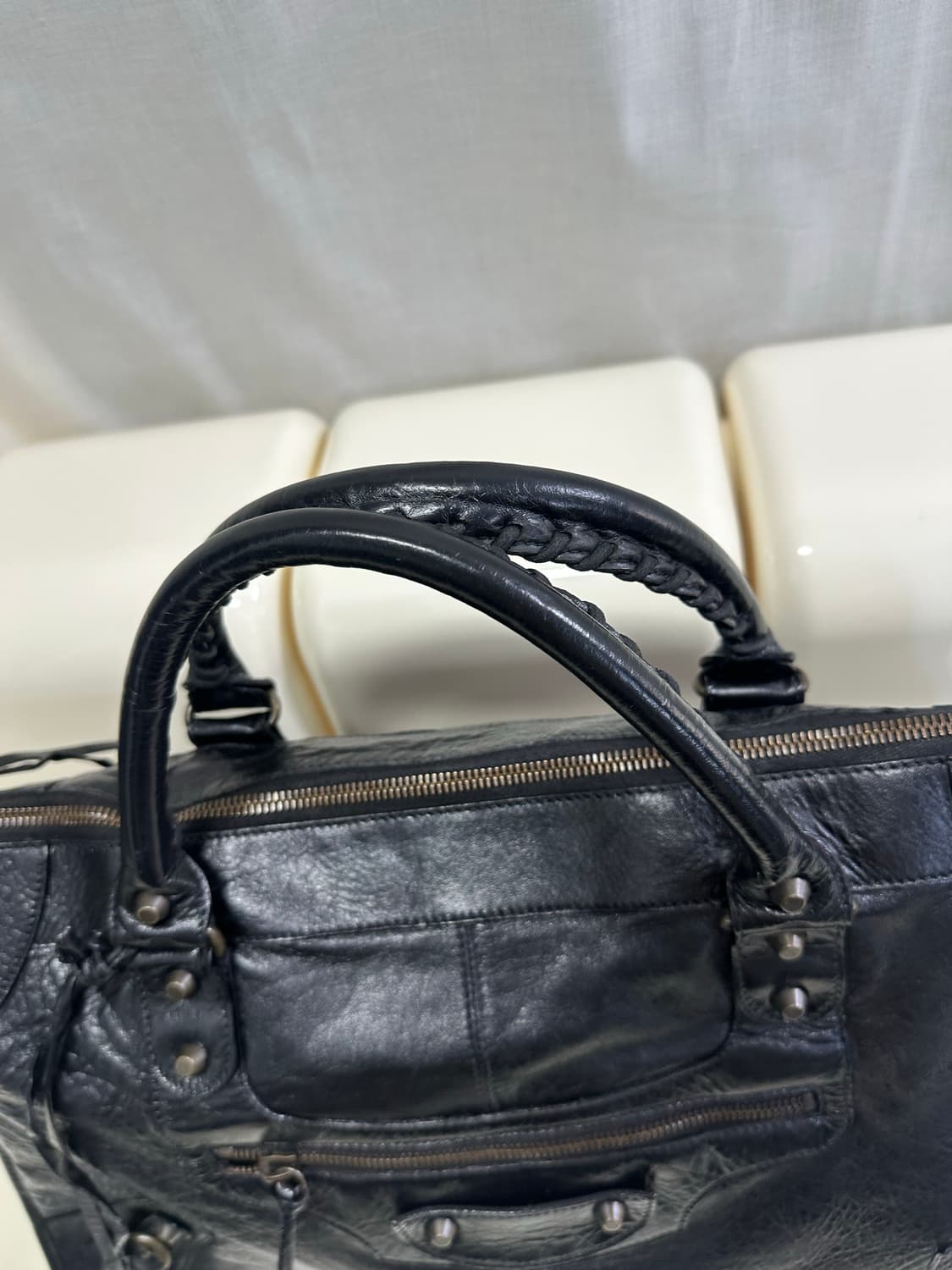 [A 정품] 발렌시아가 시티 모터백 라지 블랙 상품이미지3