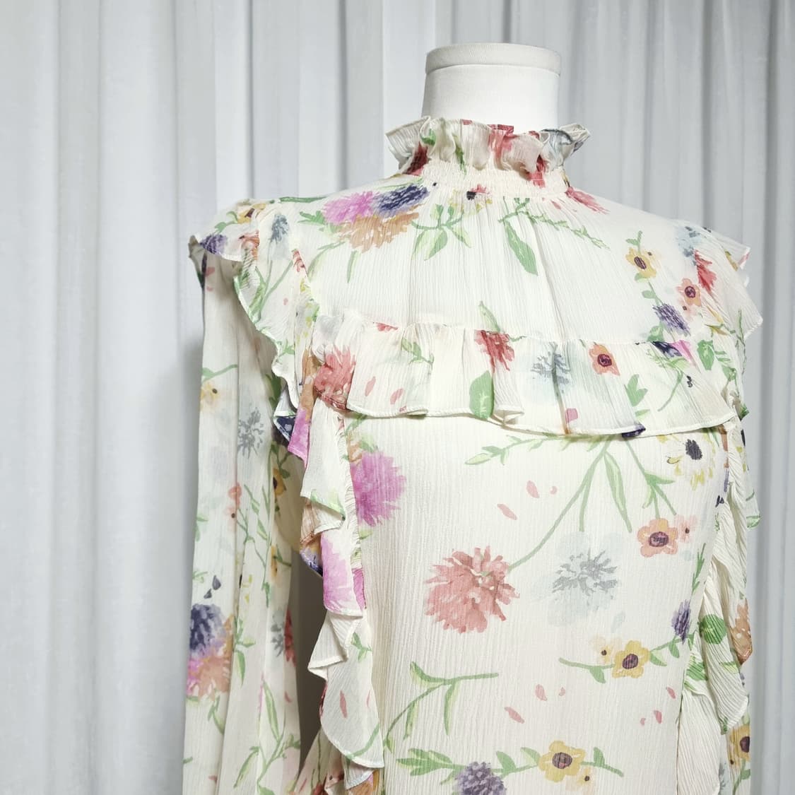 질스튜어트 실크100% 프릴 러플 블라우스 (55-날씬66) 상태최상 상품이미지1