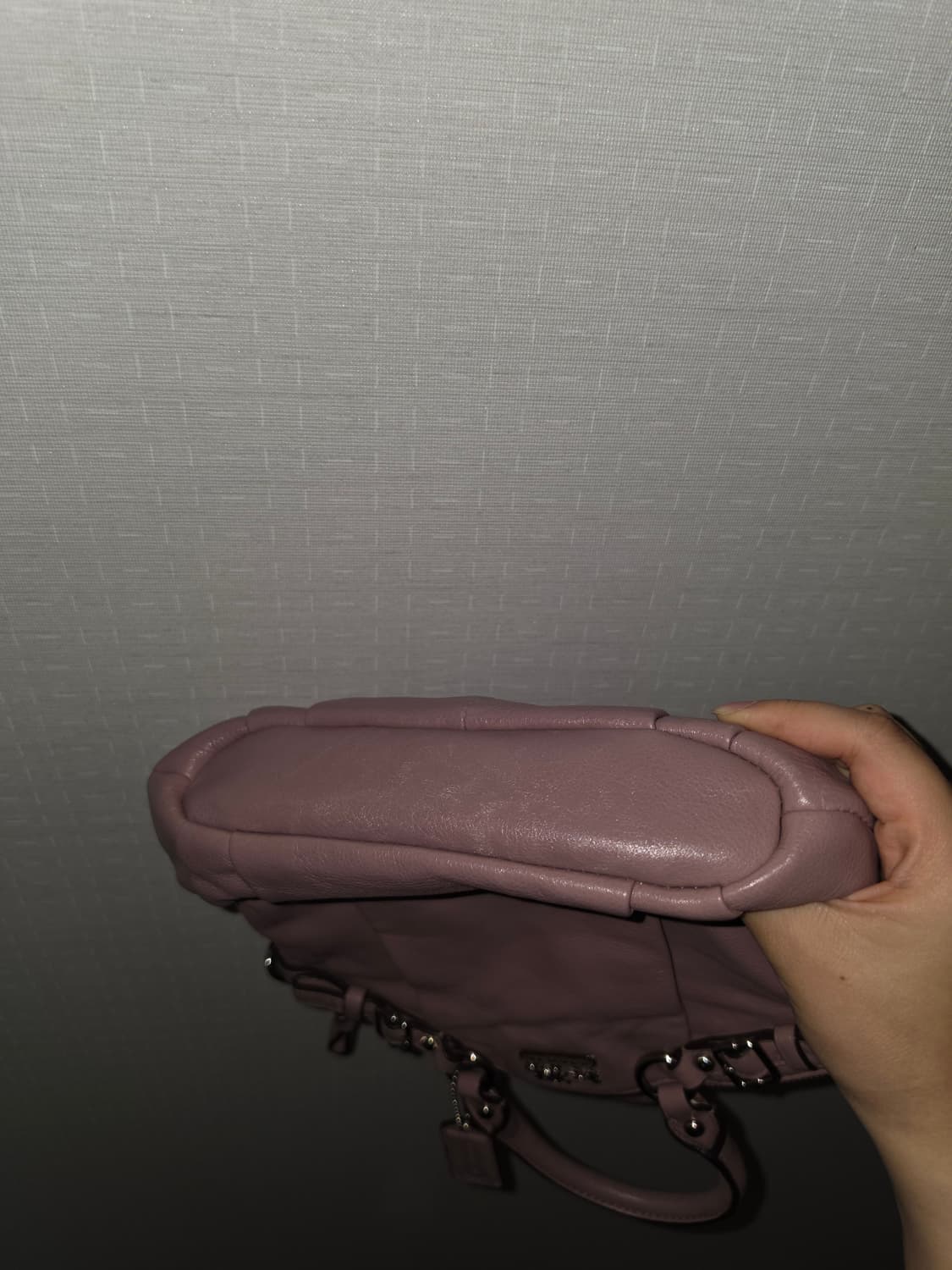 pink❤️coach pink cross bag 상품이미지4