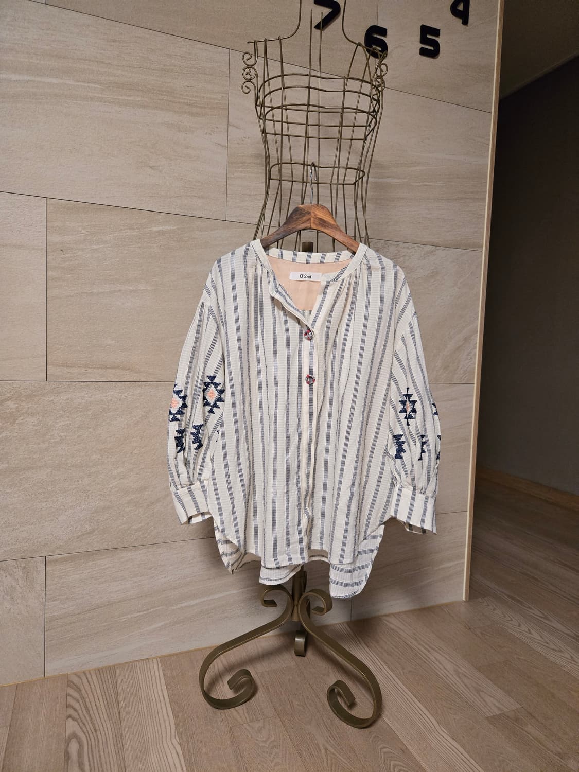 [55] O'2nd 오즈세컨 자수 블라우스 셔츠 상품이미지1