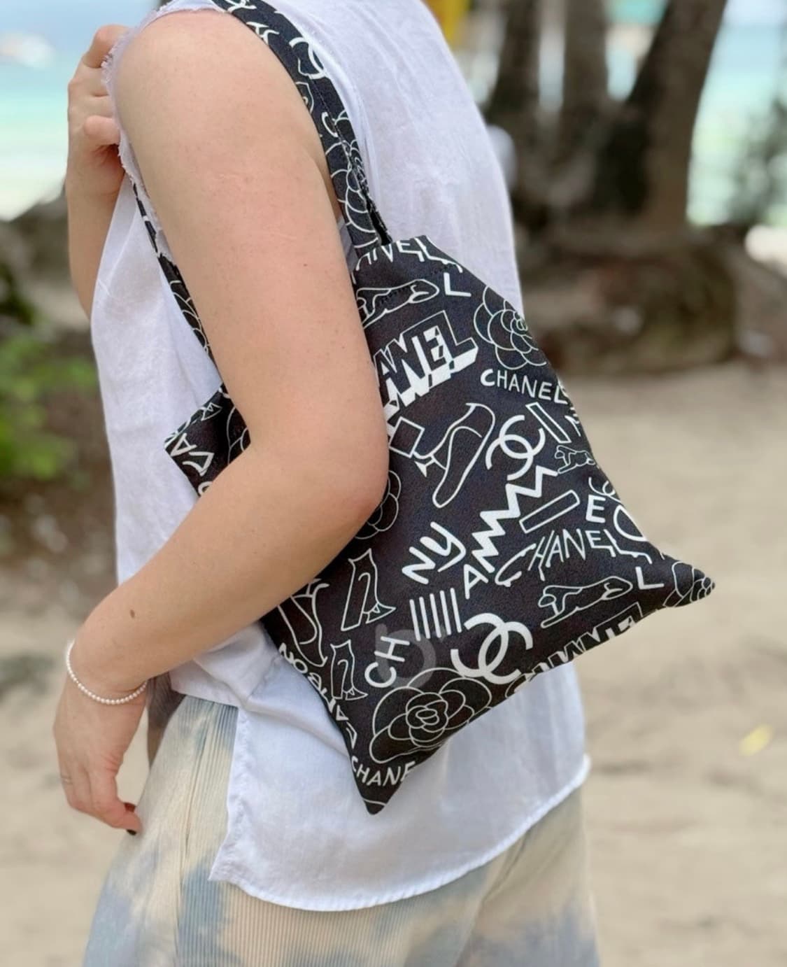 샤넬 뷰티 그래피티 에코백 상품이미지4