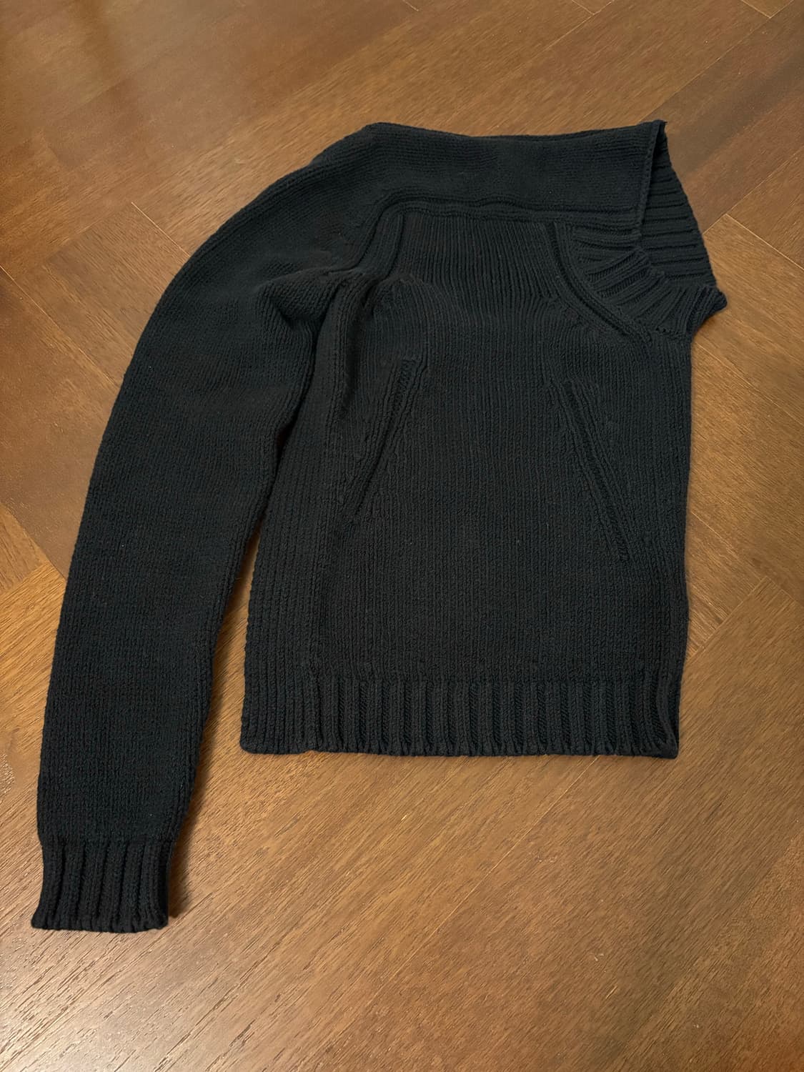 N21 니트 트임 탑 상품이미지1