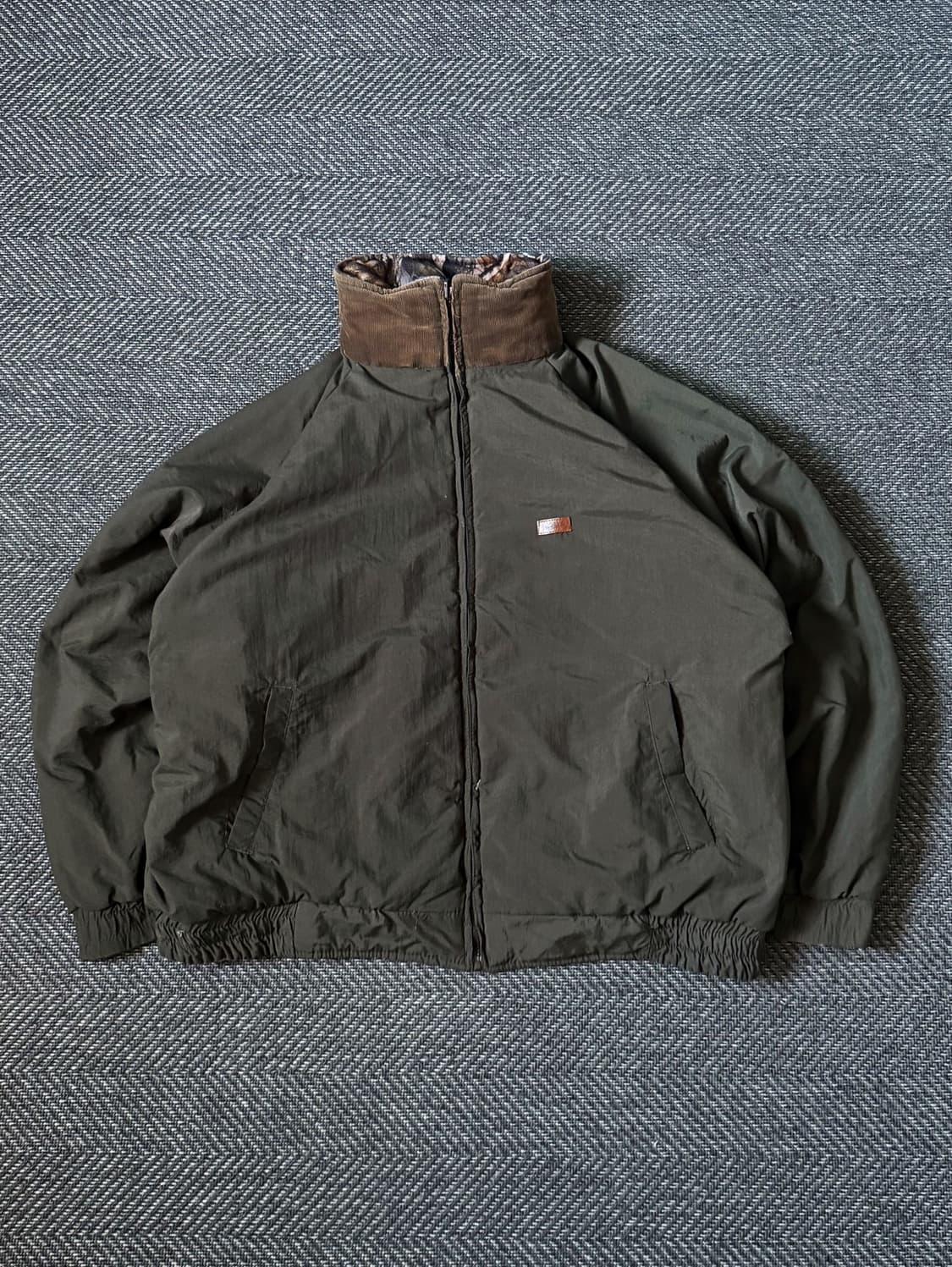 울리치 리버시블 리얼트리 올리브 점퍼 자켓 (110) 상품이미지2