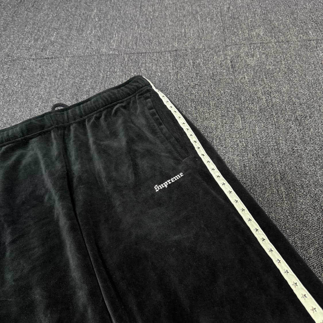 슈프림 스타 스터드 벨벳 팬츠 상품이미지4