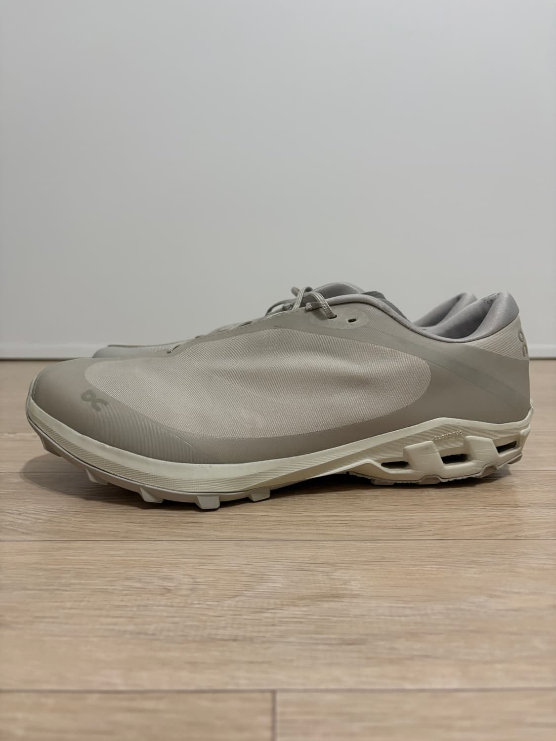 온 러닝 X 파프 / 클라우드벤쳐 피크 아이스 문 / 295 상품이미지2