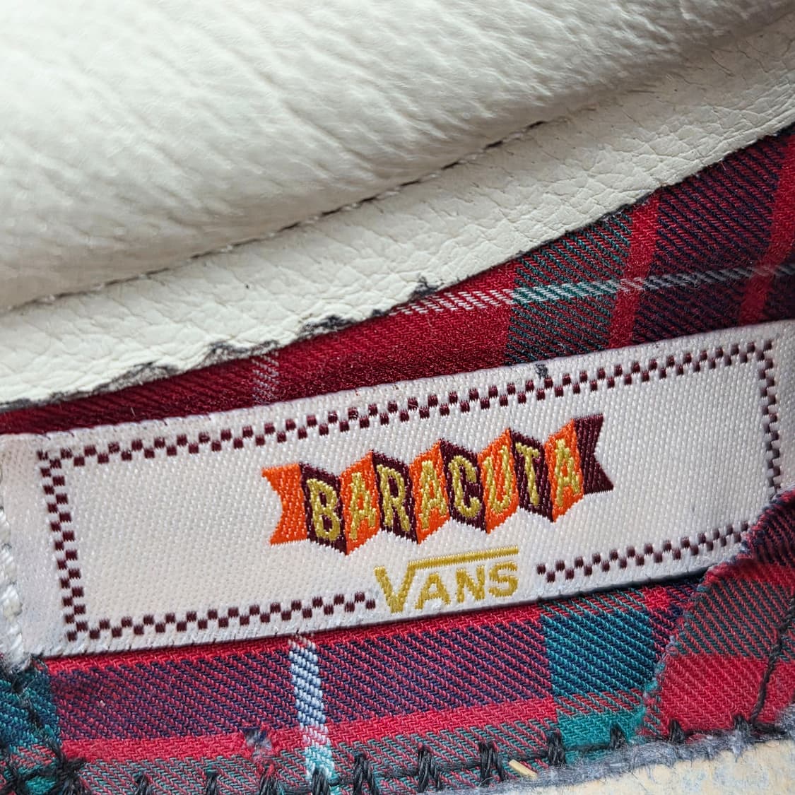 반스 볼트 x 바라쿠타 올드스쿨 VLT LX 타탄 (275) 상품이미지5