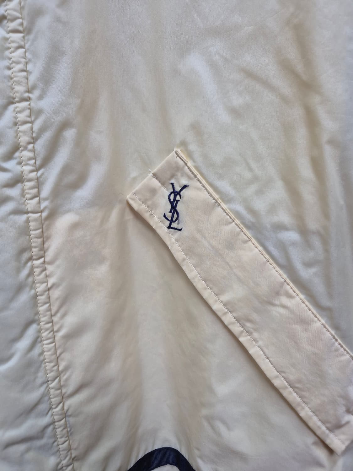 입생로랑  빅로고 바람막이  상품이미지3