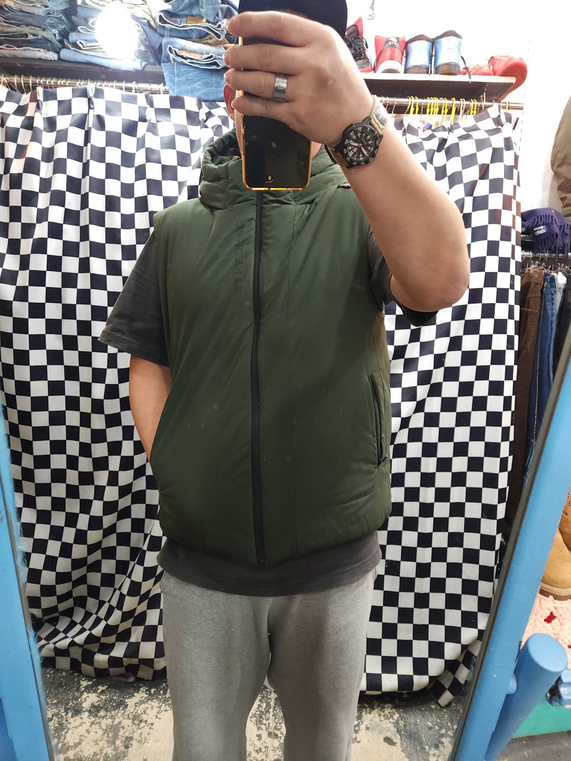 데상트 후디 캐논 오리털 패딩조끼

 상품이미지7