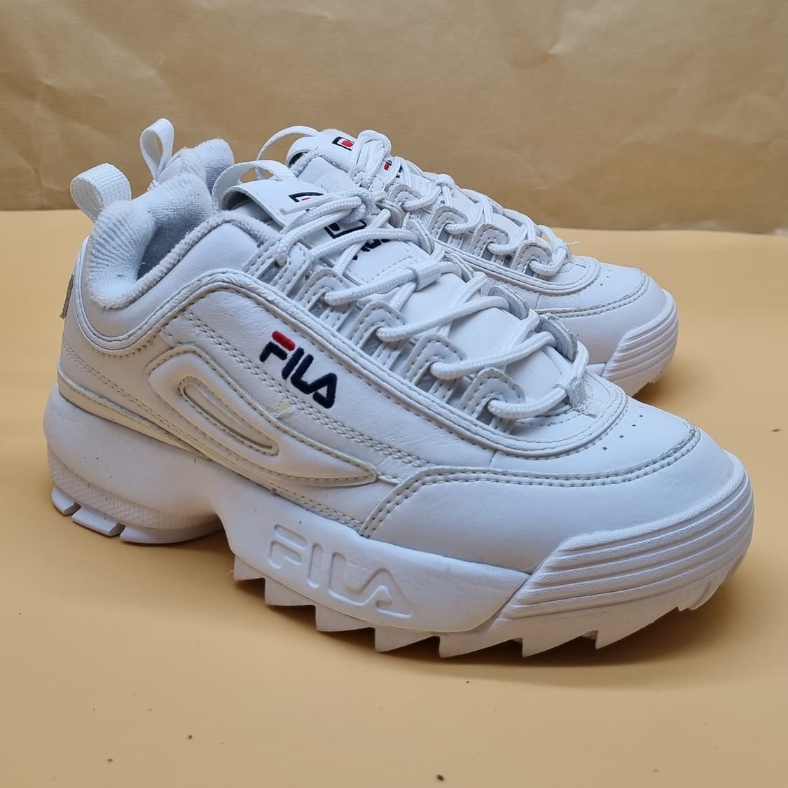 휠라 디스럽터2 운동화225 상품이미지1