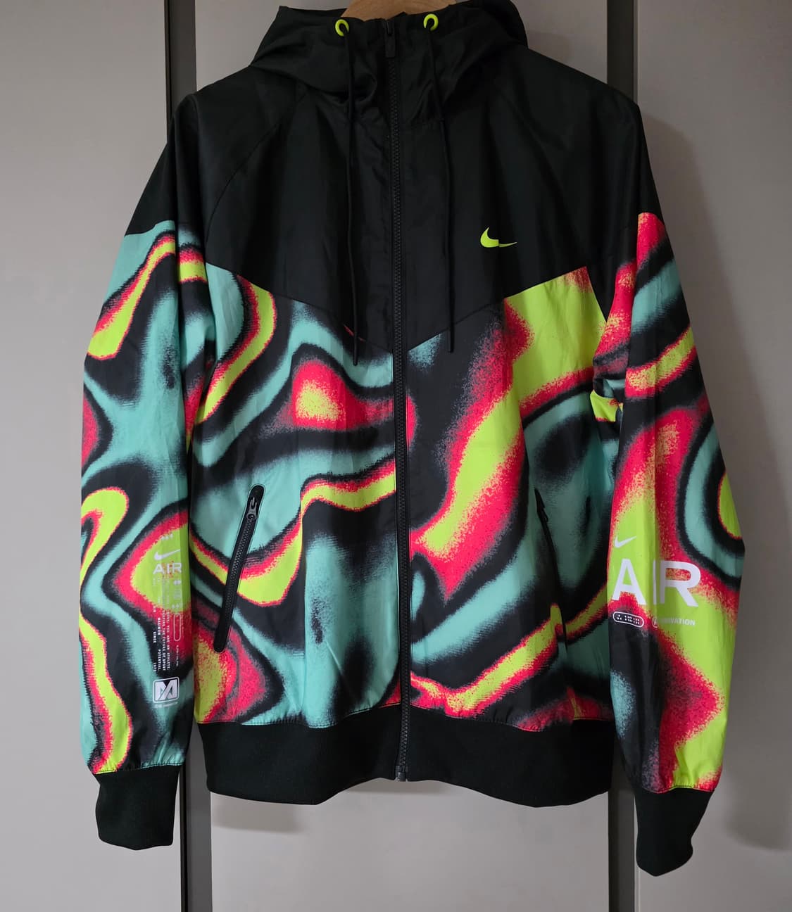 나이키 맥스 볼륨 윈드러너 우븐 라인드자켓.
싸이즈 100 상품이미지1