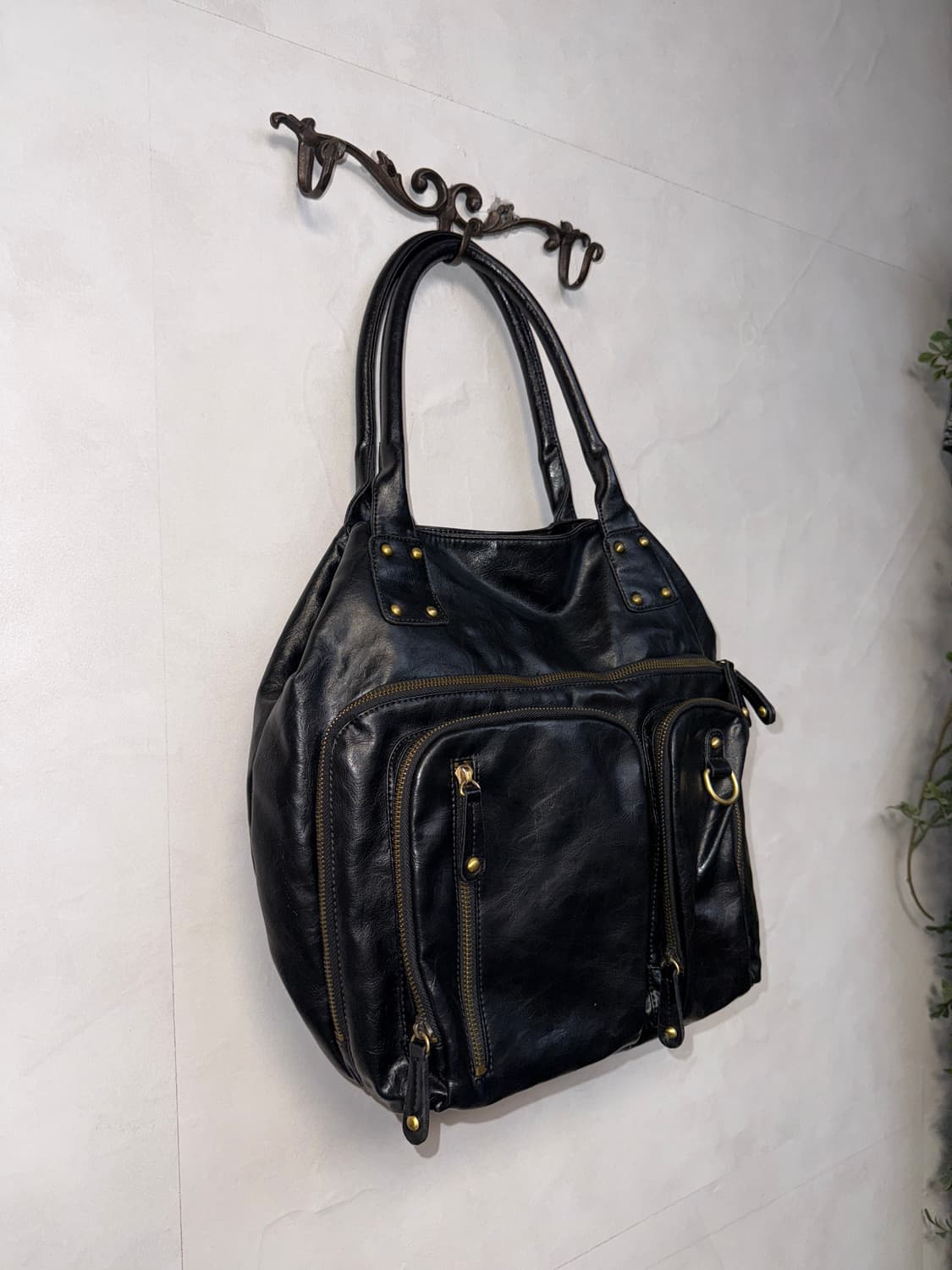 Black multi pocket stud shoulder bag 상품이미지2