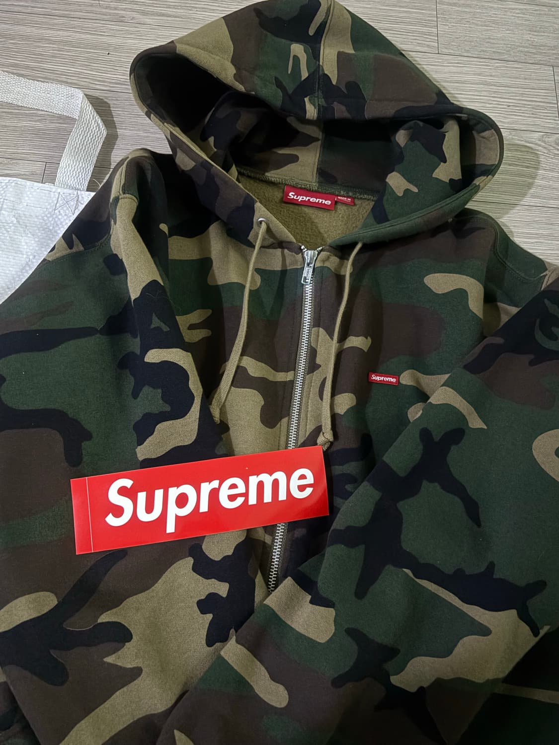 슈프림 스몰 박스 카모 후드집업 24fw 상품이미지3