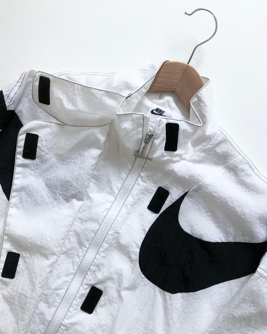 Nike 나이키 화이트 컬러 리펠 더블 스우시 바람막이 자켓 상품이미지5