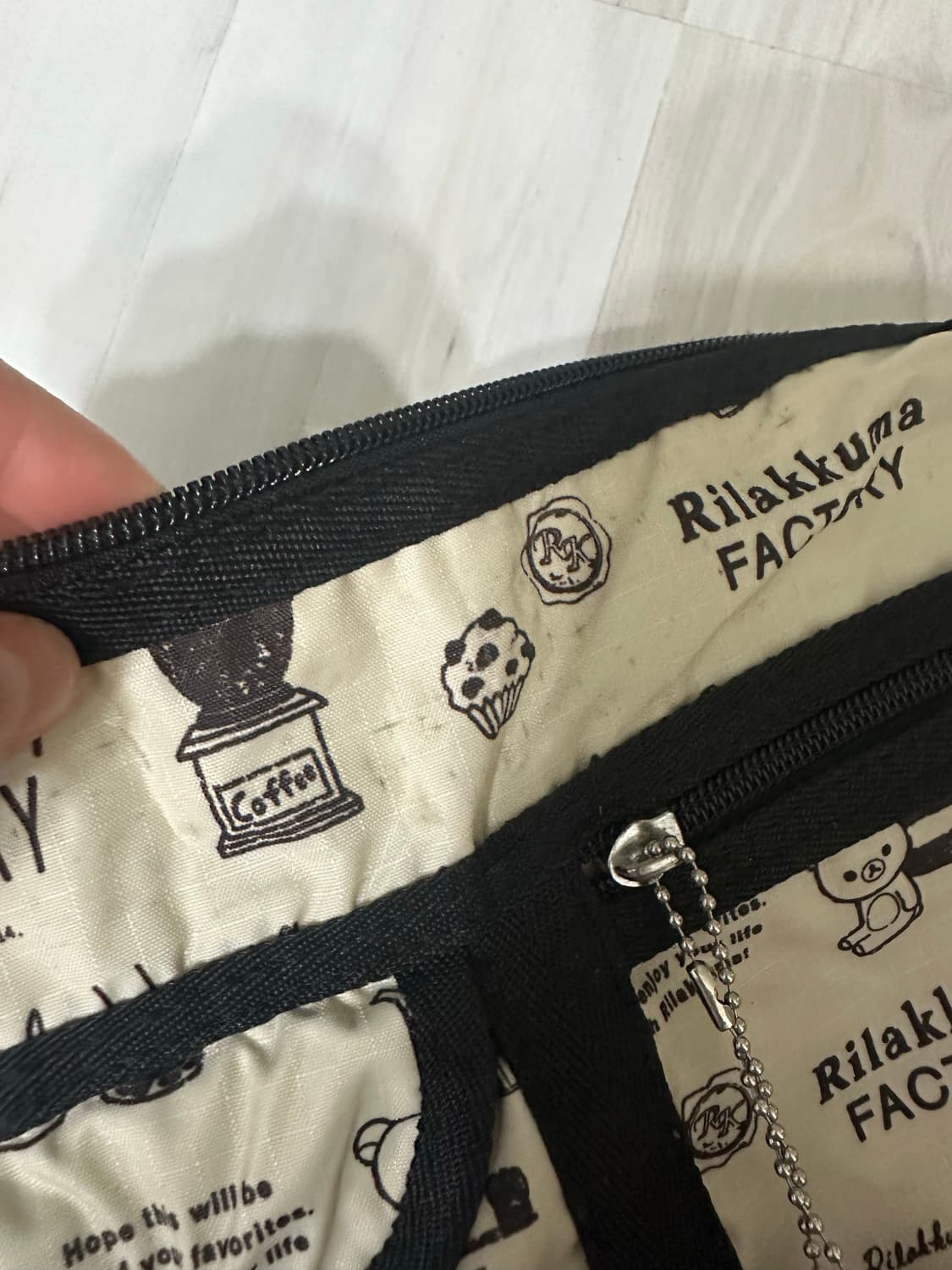 리락쿠마 크로스백 상품이미지5