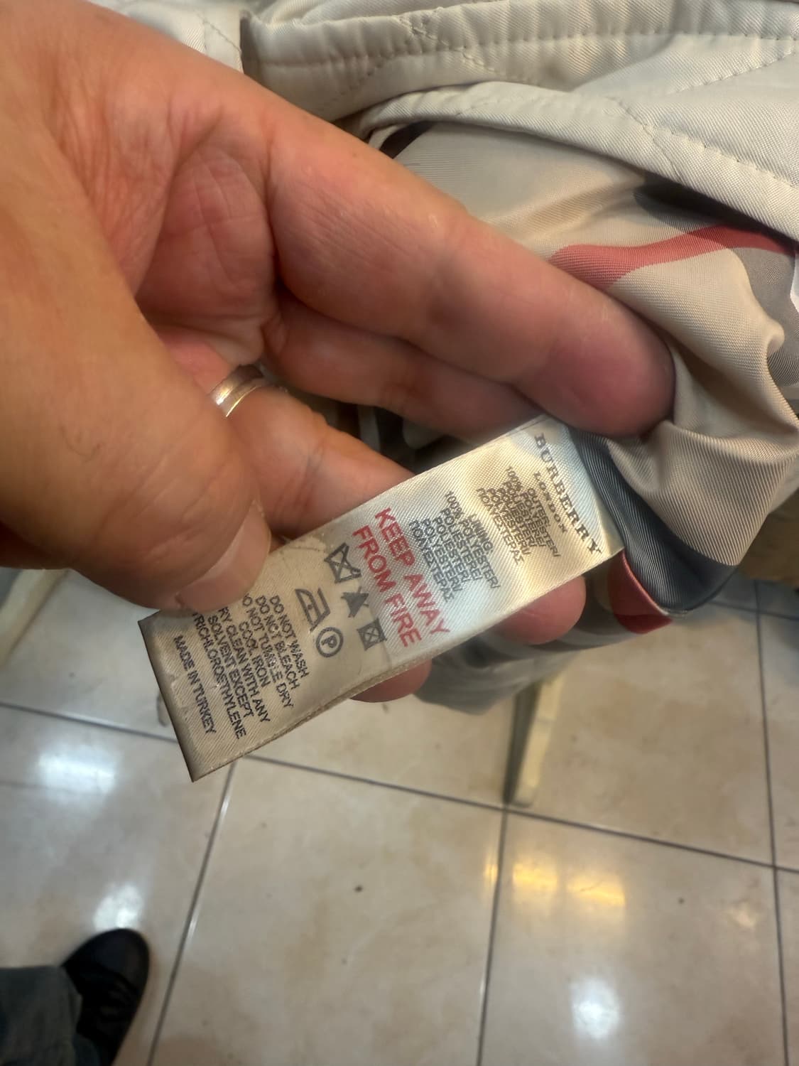 12y 정품 버버리 누빔자켓 팝니다 상품이미지4