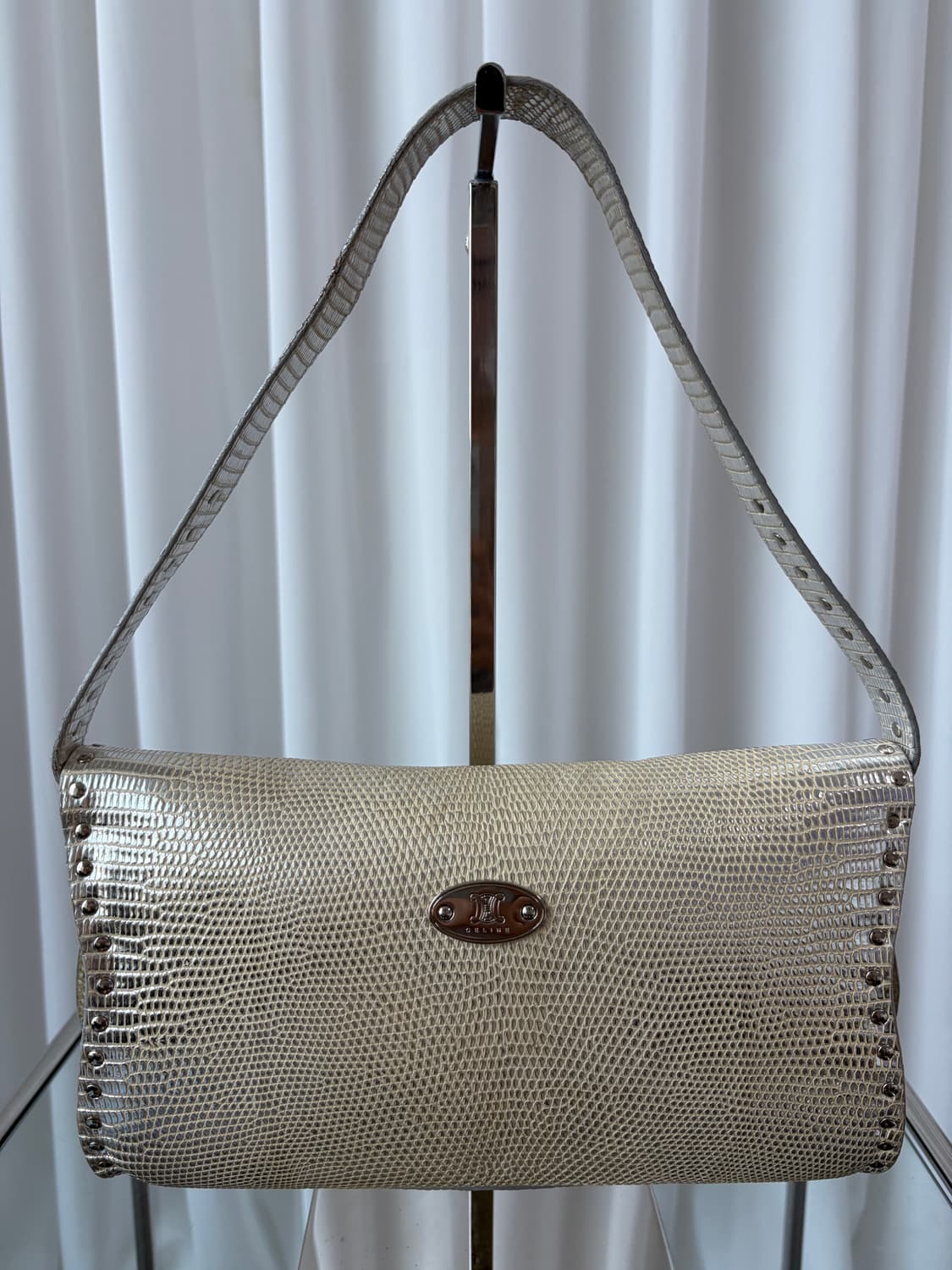 셀린느 리자드스킨 스터드 트리옹프 숄더백  상품이미지3