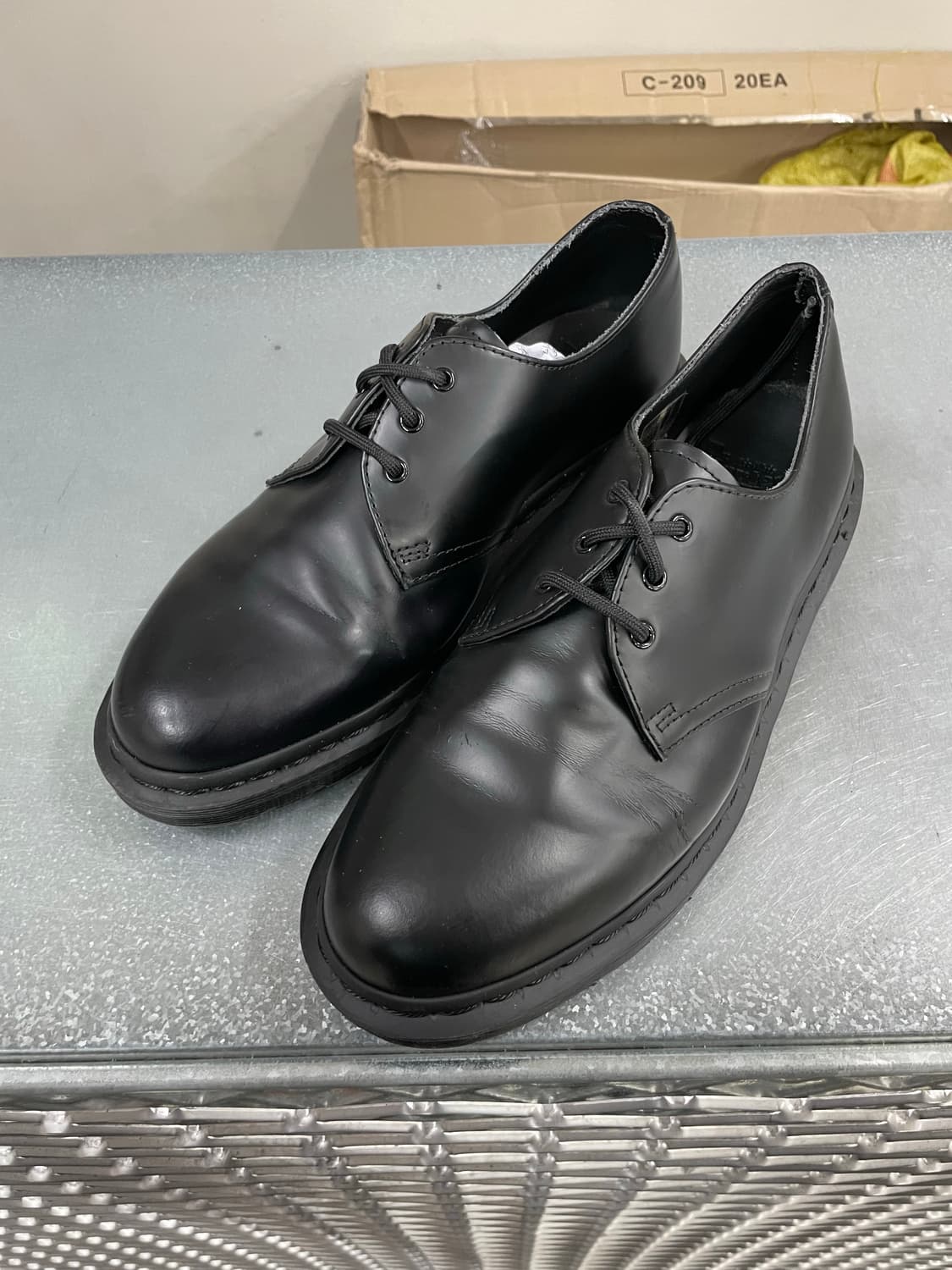 닥터마틴 1461 3홀 모노 블랙 uk8 상품이미지2