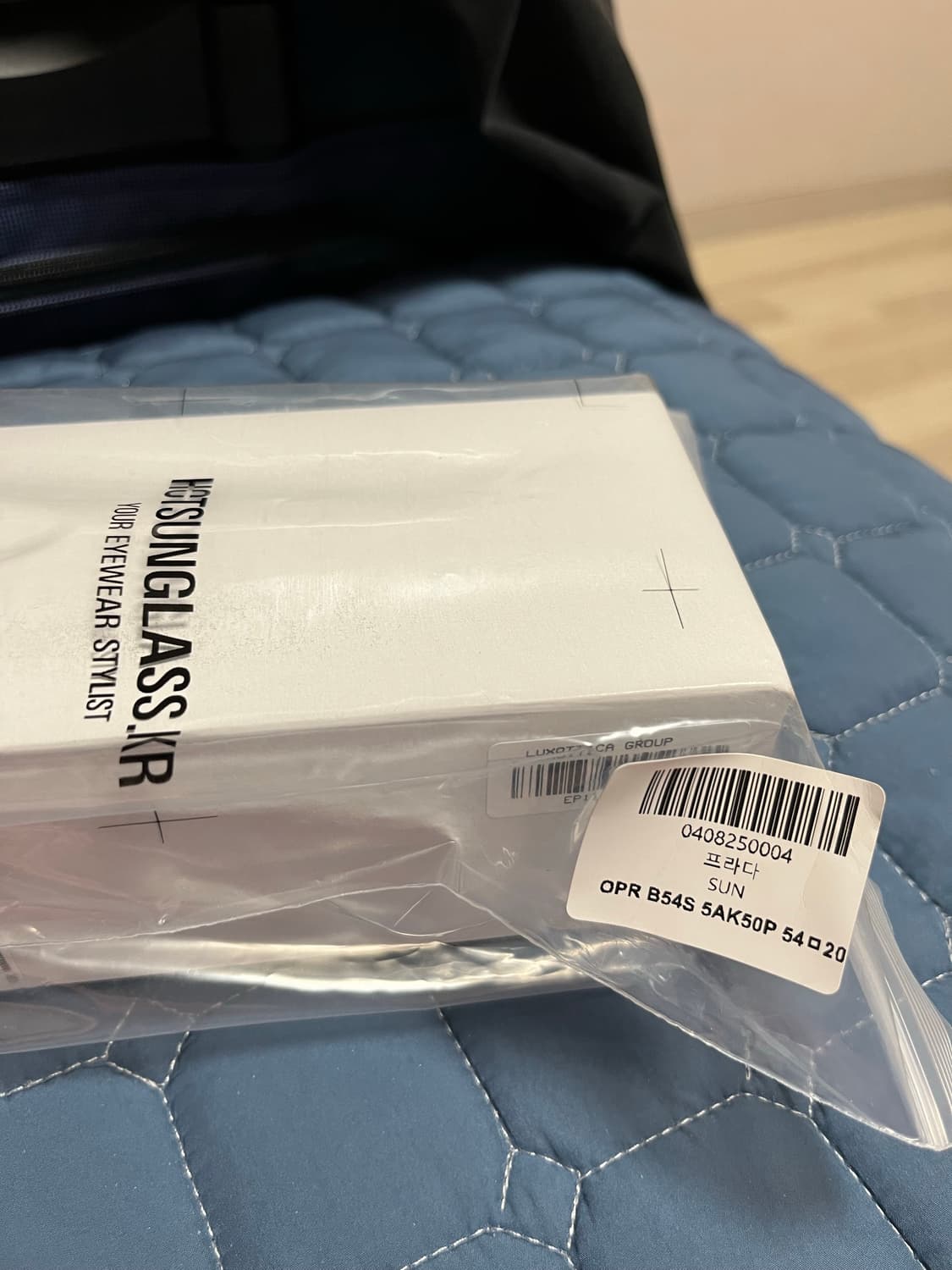 프라다 선글라스 더 아이코닉 메탈 플라크 허니 렌즈 상품이미지8