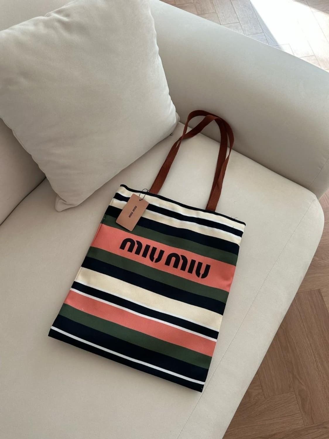 미우미우 뷰티 스트라이프 에코백 기프트백 핑크 상품이미지8