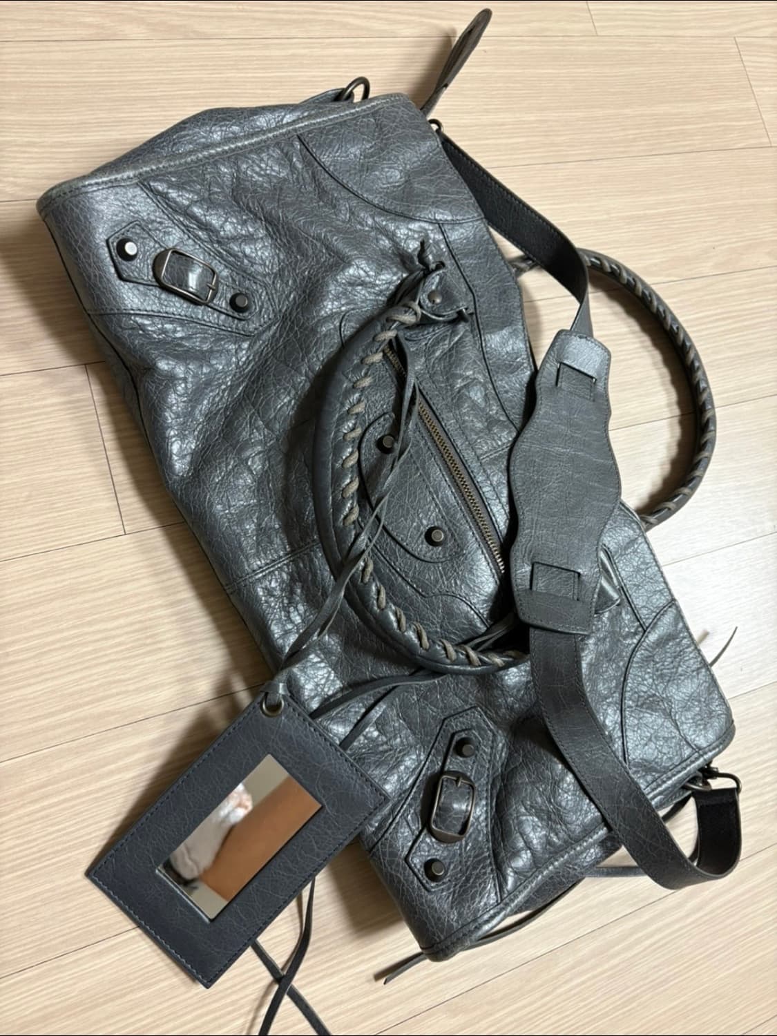 발렌시아가 모터백 미디움 상품이미지3