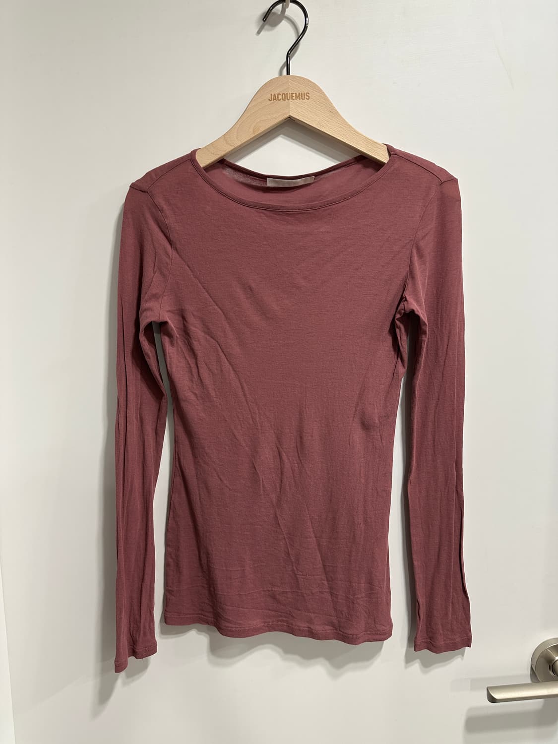 아모멘토 라운드 롱 슬리브 탑 와인 상품이미지3