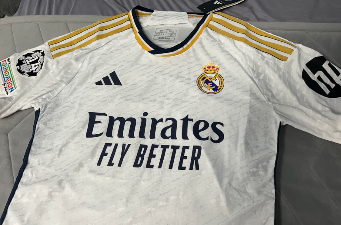23/24 레알 마드리드 홈 어센틱 유니폼 상품이미지3