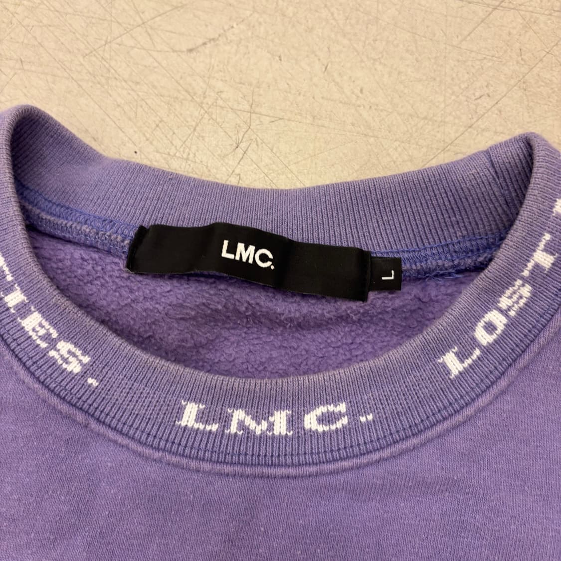 LMC 스펠아웃 퍼플 맨투맨 상품이미지3