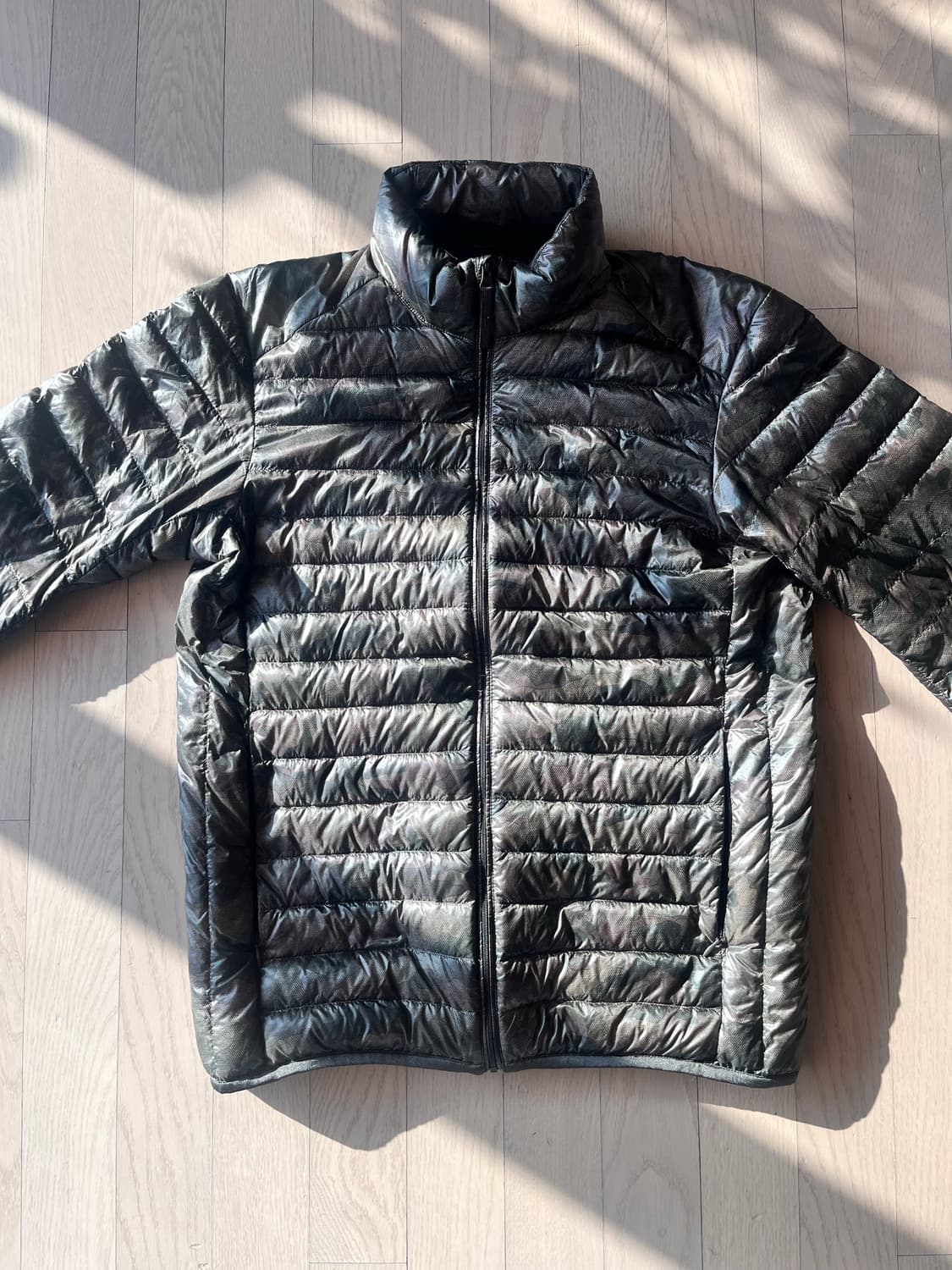 유니클로 카모 경량패딩 상품이미지1