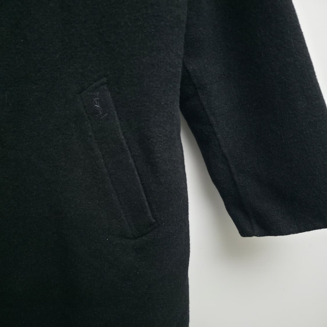 [M] 입생로랑 블랙 울 코트 상품이미지4