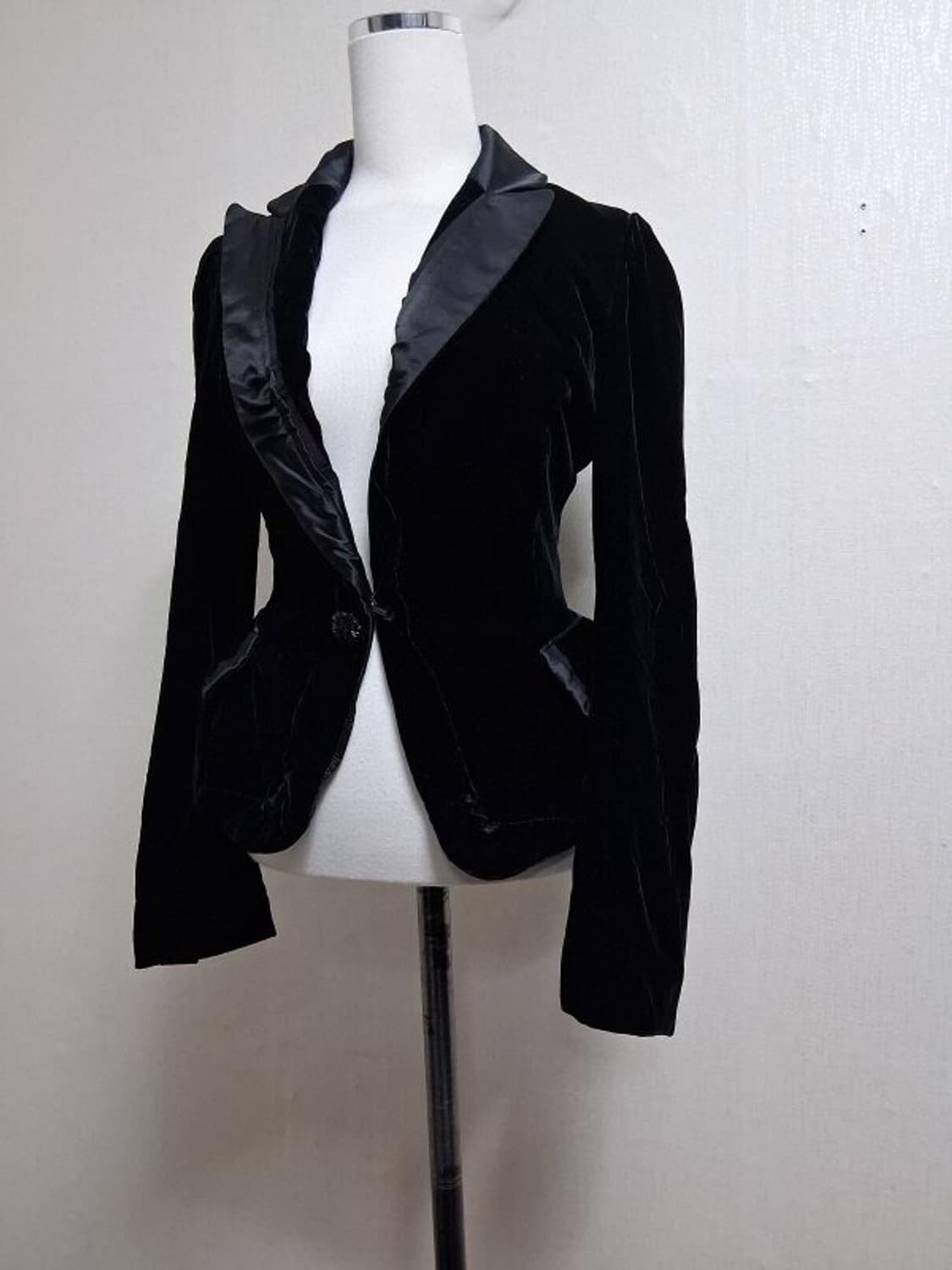 오브제 검정 벨벳숏쟈켓 여성XS 슬림형 레이욘벨벳 굿컨디션 상품이미지1