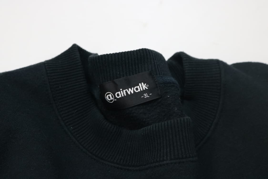 AIRWALK 에어워크 빈티지 미니 로고 자수 블랙 맨투맨 (3L) 상품이미지5