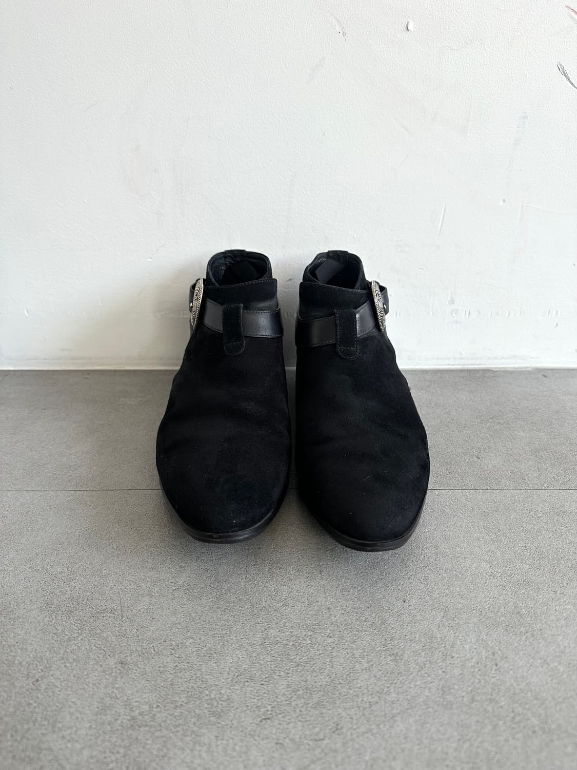 생로랑 16FW 웨스턴 버클 조드퍼 부츠 블랙 상품이미지2