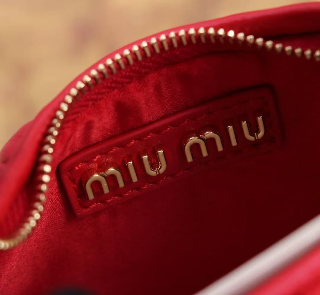 미우 미우 완더 마테라쎄 나파 가죽 호보 미니백 레드 상품이미지5