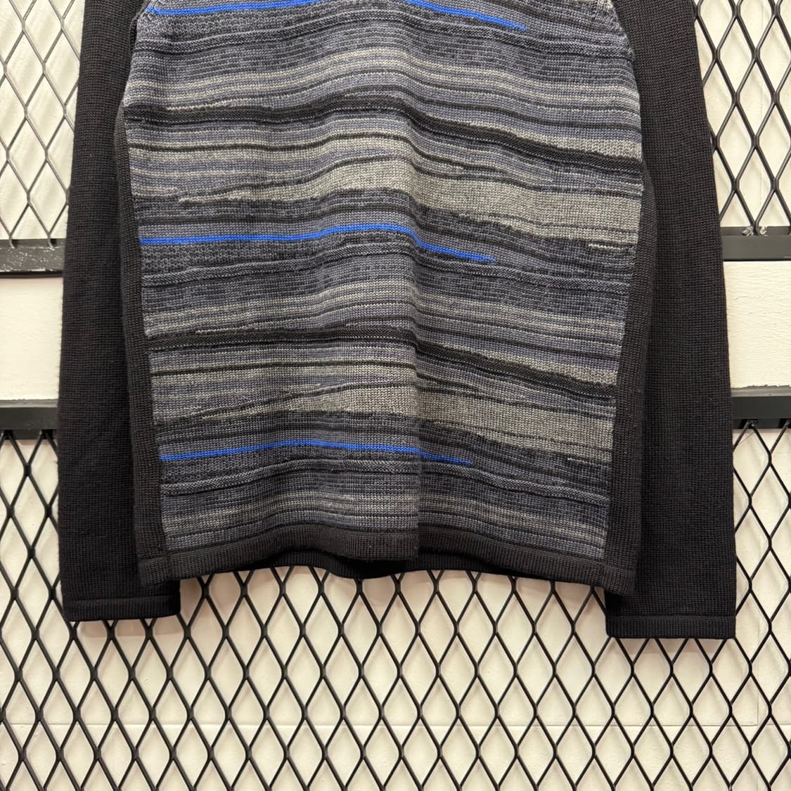 아르마니 익스체인지 니트 스트라이프 패턴 멀티컬러 울 블랙 상품이미지4