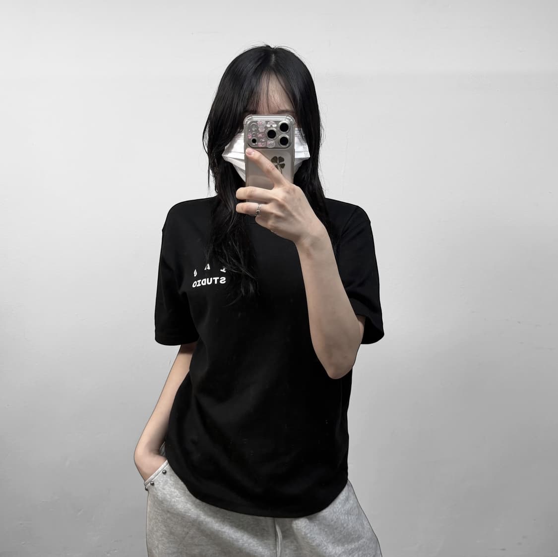 아이앱스튜디오 스펠 로고 반팔 티셔츠 블랙 상품이미지1