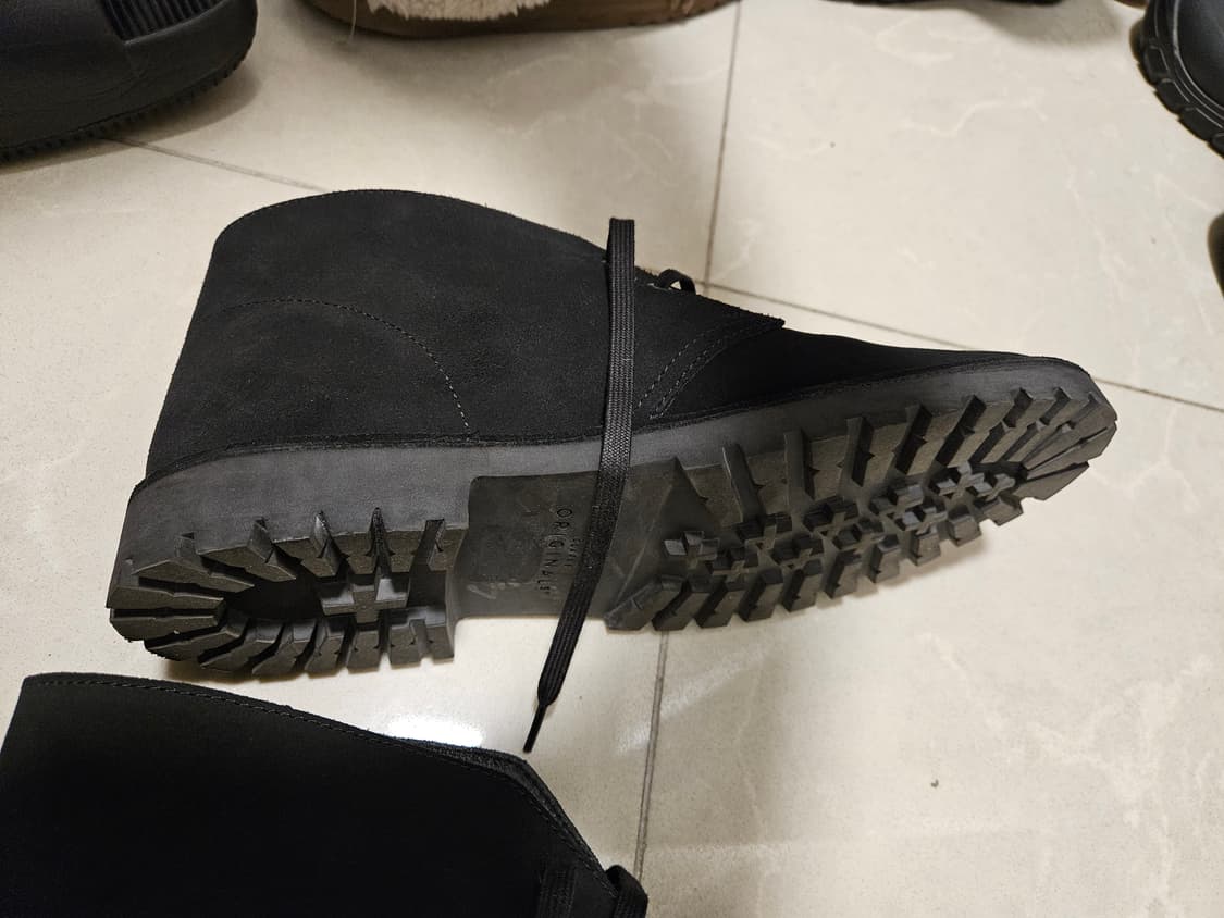 CLARKS 클락스 데저트 락 스웨이드 블랙 부츠 상품이미지5