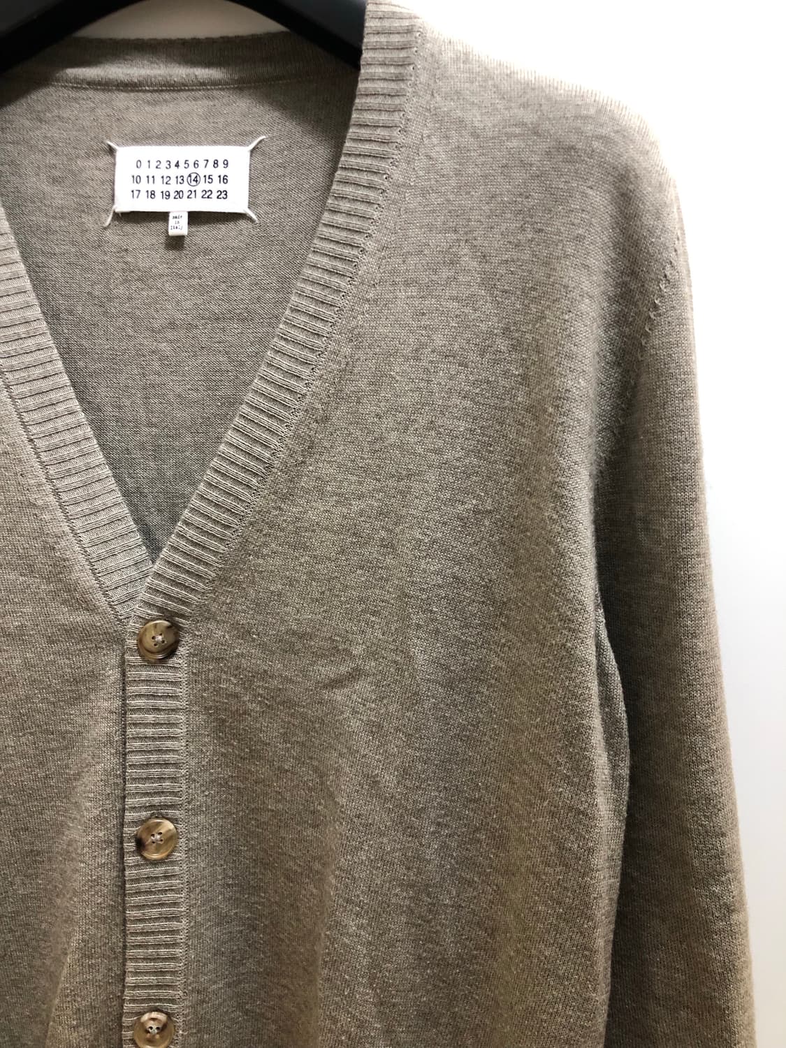 [L] 마르지엘라 엘보우 패치 가디건 상품이미지3