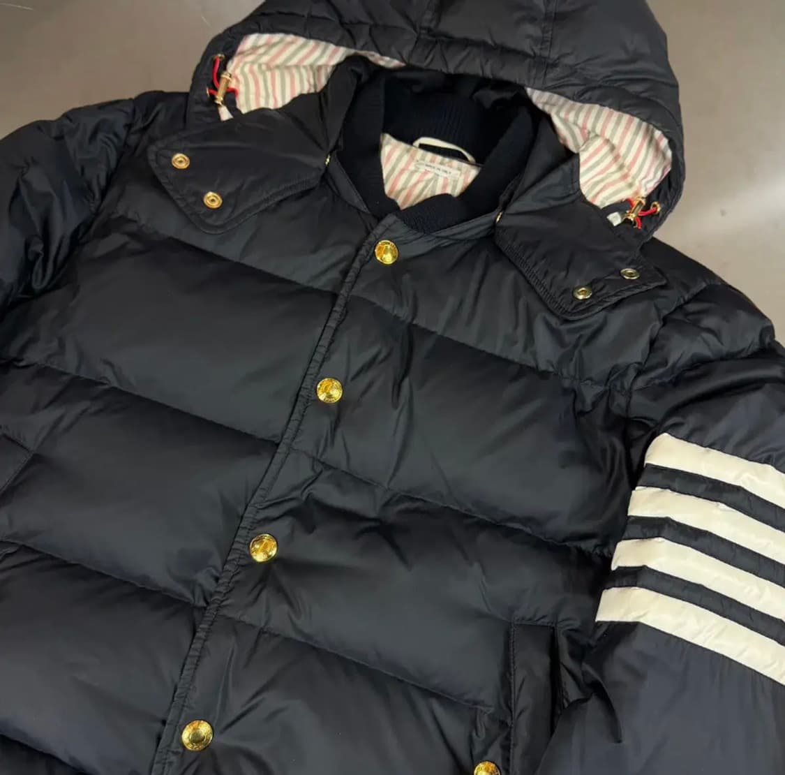 [정품] 톰브라운 사선 다운 패딩 자켓 하이엔드 패딩 자켓 2 상품이미지3