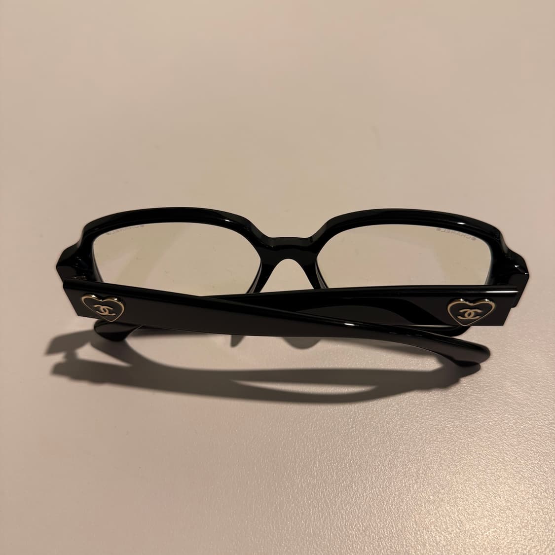 지디착) 샤넬 하트 로고 블루 라이트 안경 블랙 상품이미지3