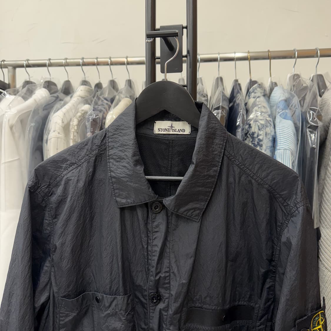 [백화점/XL] 스톤아일랜드 나일론 오버셔츠 자켓 블랙 상품이미지2