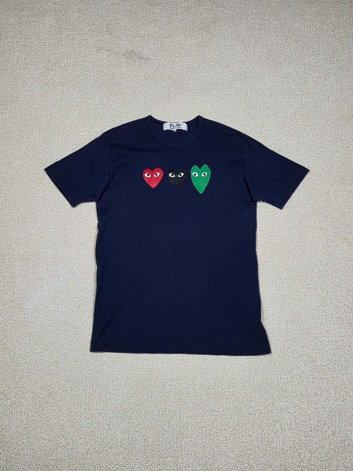 [꼼데가르송] 플레이 3 하트 로고 프린트 반팔 티셔츠 | S00232 상품이미지1