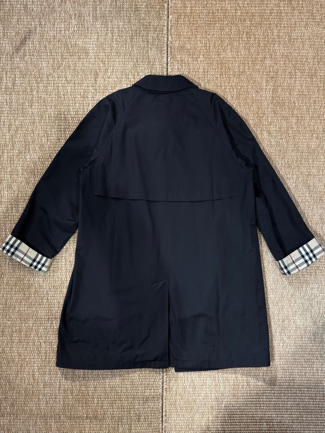 버버리 블랙 트렌치 코트 상품이미지3