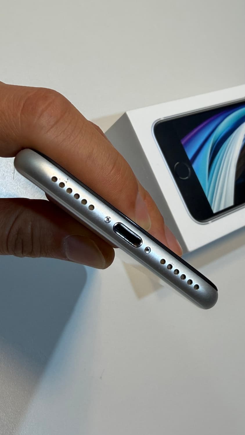 아이폰 SE2 화이트 64GB 박스포함 상품이미지2