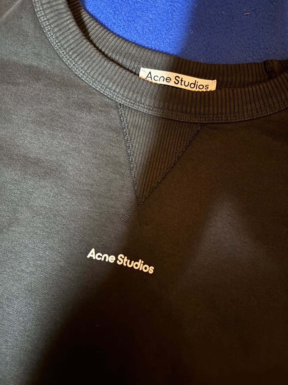 아크네스튜디오 크루넥 상품이미지2